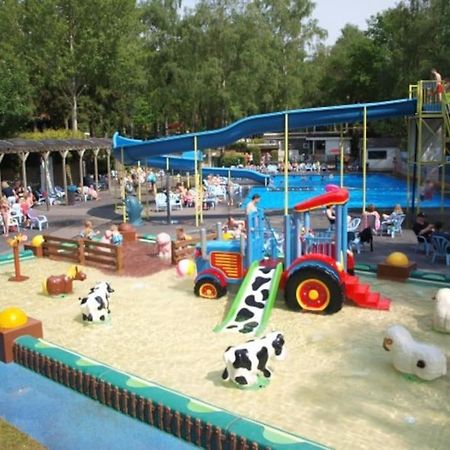 Te Huur: Leuke 4-Persoons Stacaravan Op Top Locatie! Hoenderloo Exterior photo