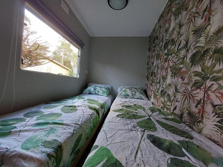 Te Huur: Leuke 4-Persoons Stacaravan Op Top Locatie! Hoenderloo Exterior photo